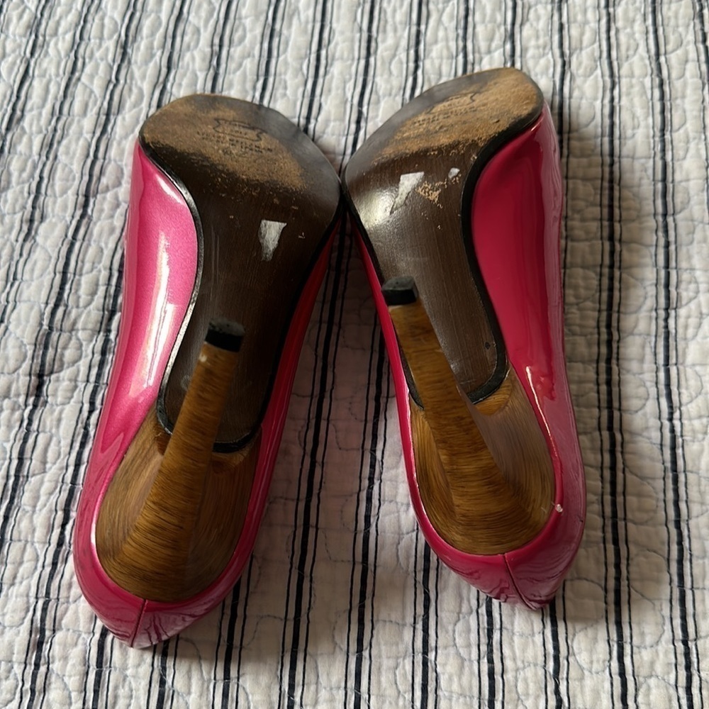😊Stuart Weitzman Womens Metallic Pink Patent Leather Open Toe Pumps size… - Picture 9 of 16